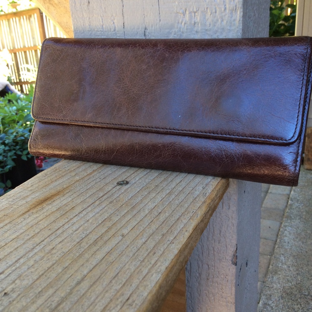 HOBO International leather wallet magnet closure